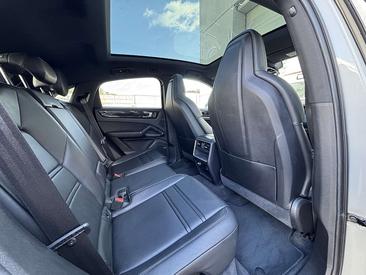 Porsche Cayenne III E-Hybrid — photo 13