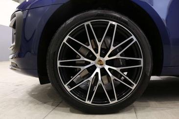 Porsche Macan Base — photo 8