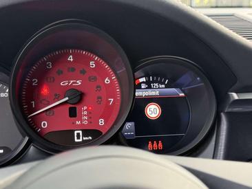 Porsche Macan GTS — photo 32