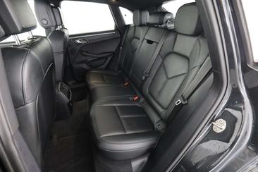 Porsche Macan Base — photo 10