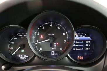 Porsche Macan Base — photo 13