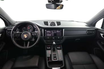Porsche Macan Base — photo 11