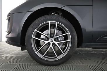Porsche Macan Base — photo 16