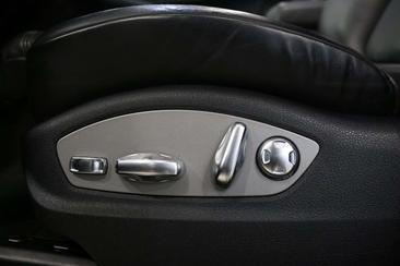 Porsche Macan Base — photo 20