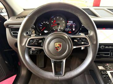 Porsche Macan S — photo 10