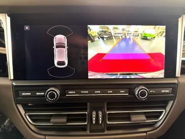 Porsche Macan S — photo 11