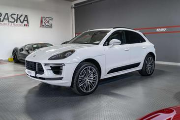 Porsche Macan Turbo — photo 2