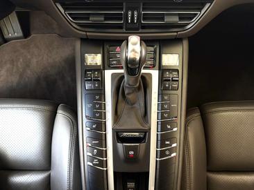 Porsche Macan S — photo 12