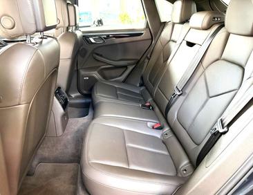 Porsche Macan S — photo 14