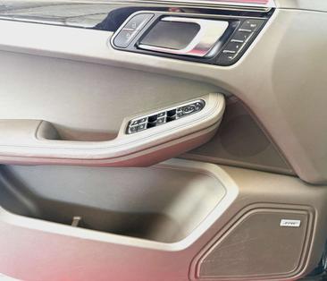 Porsche Macan S — photo 15