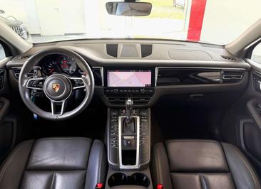 Porsche Macan S — photo 16