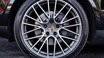 Porsche Cayenne III E-Hybrid — photo 11