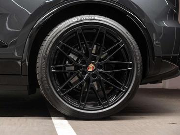 Porsche Macan Base — photo 11