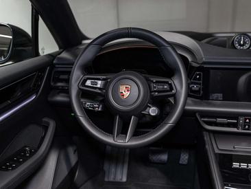 Porsche Macan Base — photo 14