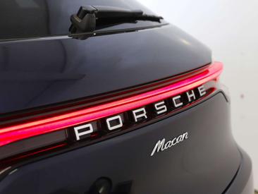 Porsche Macan Base — photo 13