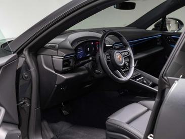 Porsche Macan Base — photo 20