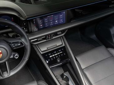 Porsche Macan Base — photo 21