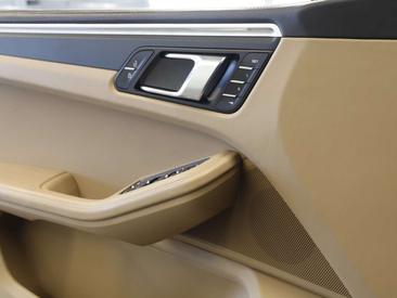 Porsche Macan Base — photo 19