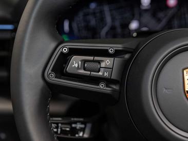 Porsche Macan Base — photo 22