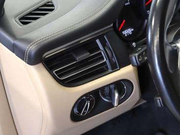 Porsche Macan Base — photo 22