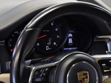 Porsche Macan Base — photo 23