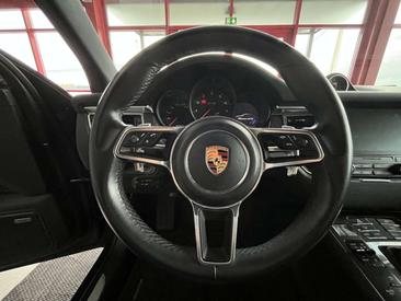 Porsche Macan GTS — photo 11