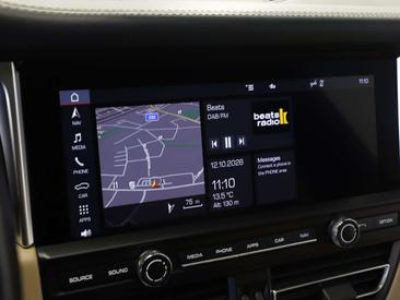 Porsche Macan Base — photo 27