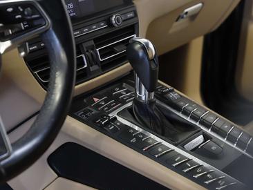 Porsche Macan Base — photo 30