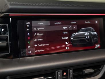 Porsche Macan Base — photo 32