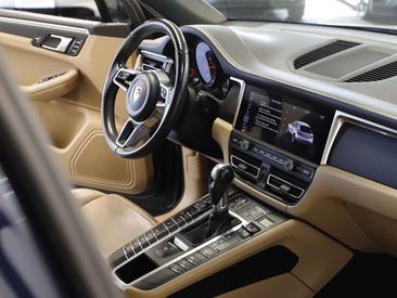 Porsche Macan Base — photo 38