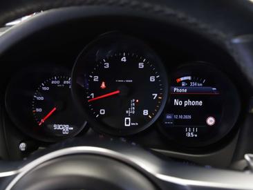 Porsche Macan Base — photo 40