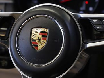 Porsche Macan Base — photo 41