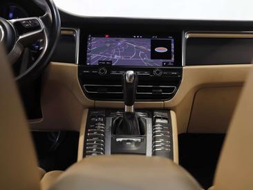Porsche Macan Base — photo 49