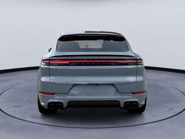 Porsche Cayenne III E-Hybrid — photo 3