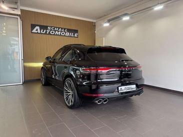 Porsche Macan Turbo — photo 6