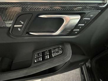 Porsche Macan GTS — photo 27