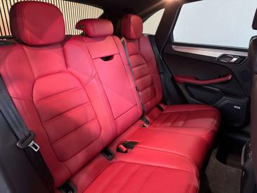 Porsche Macan Turbo — photo 24