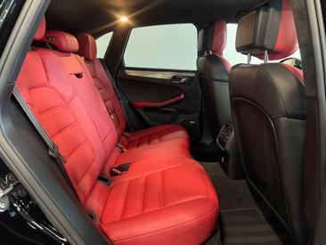 Porsche Macan Turbo — photo 25