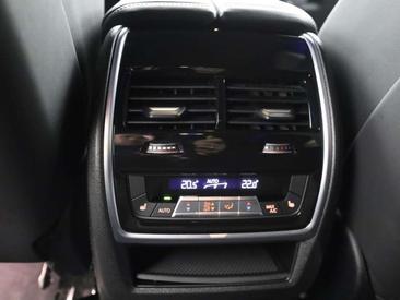 BMW XM 50e 2025 Vert — photo 19