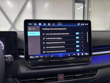 Volkswagen T-Roc 1.5 ETSI 150 — photo 19