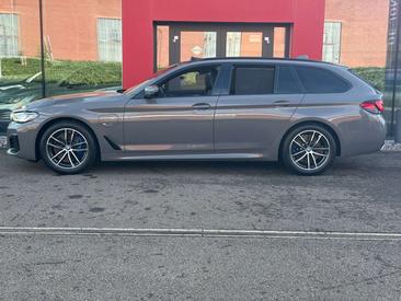 BMW Série 5 530e 2021 Gris — photo 5