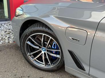 BMW Série 5 530e 2021 Gris — photo 22