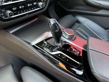 BMW Série 5 530e 2021 Gris — photo 33