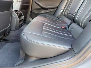 BMW Série 5 530e 2021 Gris — photo 36