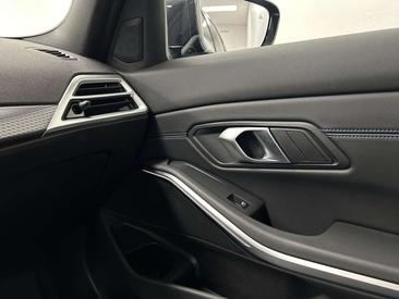 BMW Série 3 Berline 330i XDrive 2026 Noir — photo 34