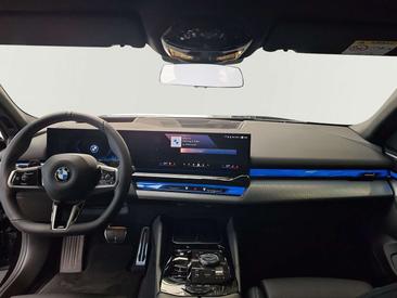 BMW Série 5 Touring 520d 2026 Noir — photo 6