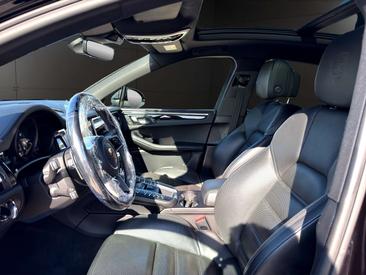 Porsche Macan Base 2022 Noir — photo 6