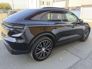 Porsche Macan Electric 2025 Noir — photo 4