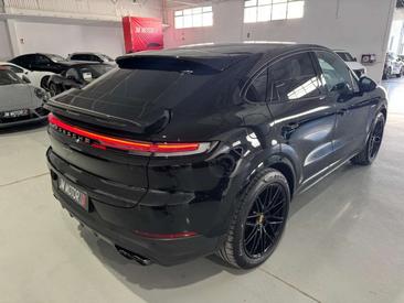 Porsche Cayenne III E-Hybrid 2024 Noir — photo 12