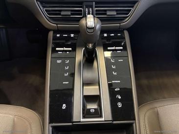 Porsche Macan Base 2022 Noir — photo 16